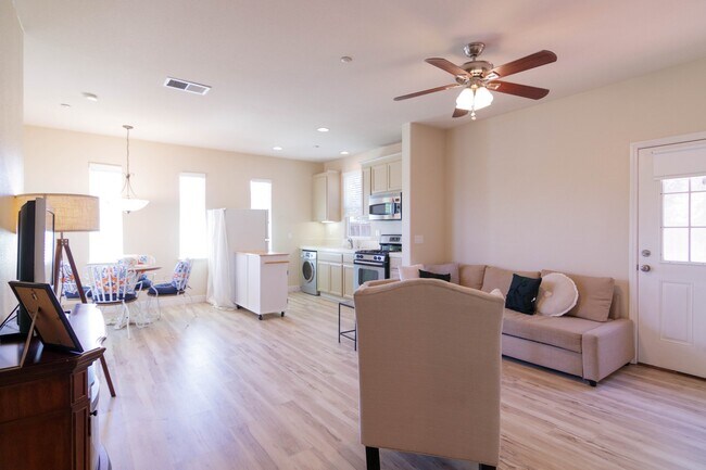 Building Photo - 171 Fennel Ct