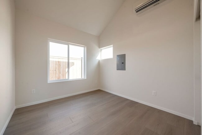 Building Photo - Modern New Construction Home in Pacific – ...