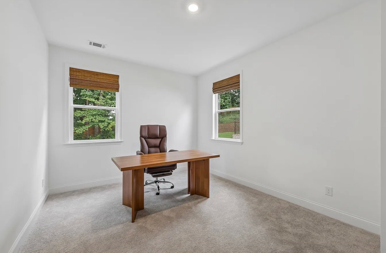 Building Photo - 3453 Hillyard Dr