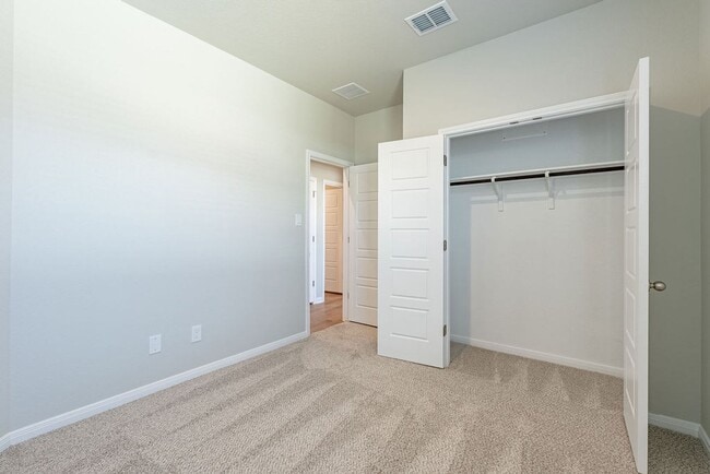 Building Photo - 414 Cross Barn Blvd