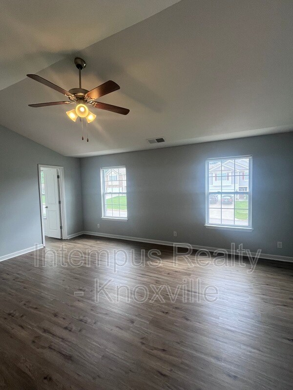Building Photo - 5469 Calvert Ln
