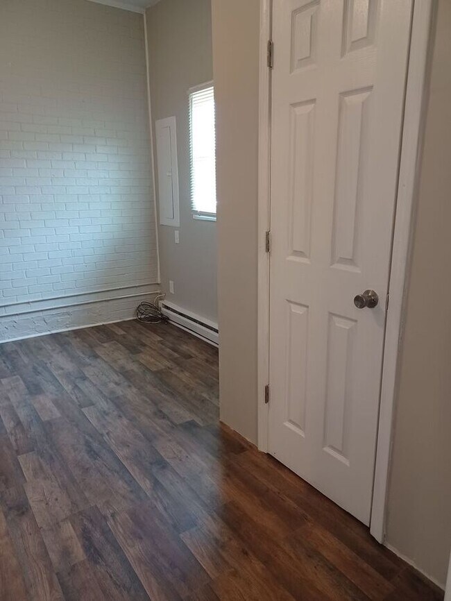 Building Photo - 2BD/1BA Duplex in Morganton