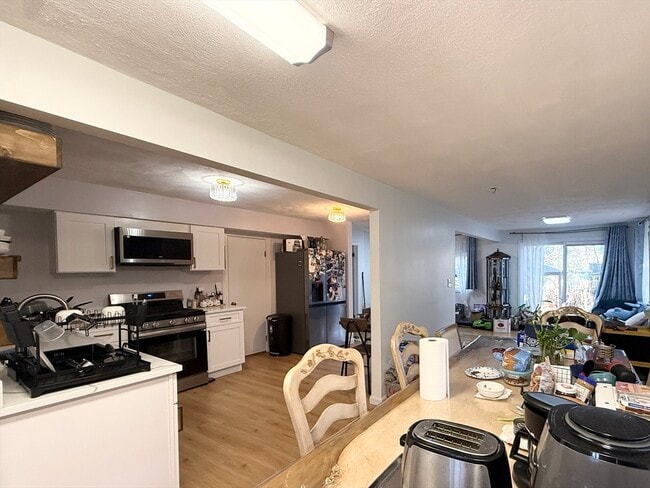 Building Photo - 58 Lake St