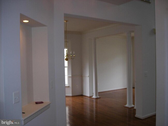 Building Photo - 9778 Lorraine Carol Way