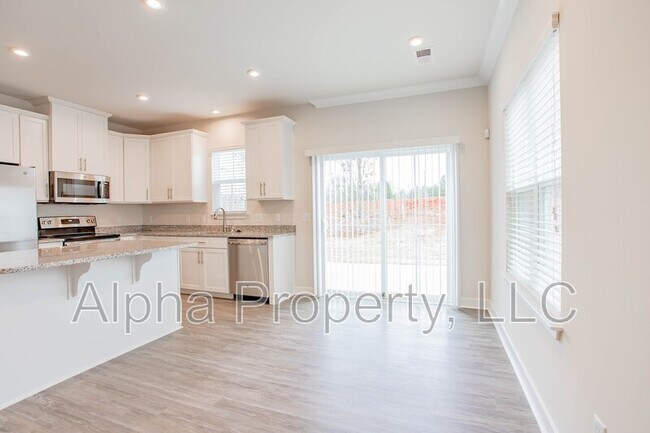 Building Photo - 215 Clearwood Dr