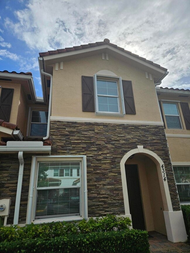 Building Photo - 4314 Maybelle Ln