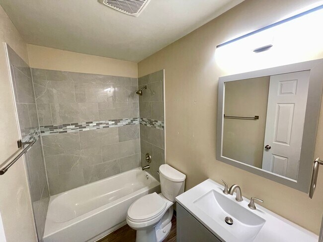 Building Photo - Charming 3 Bed, 2 Bath Home Near CSU & Old Town Fort Collins!
