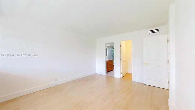 Building Photo - 1333 E Hallandale Beach Blvd