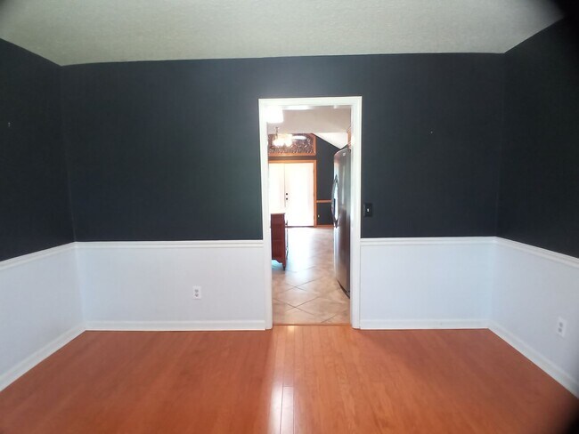 Building Photo - 350 Katydid St