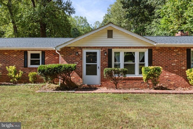 Building Photo - 124 Winding Creek Rd