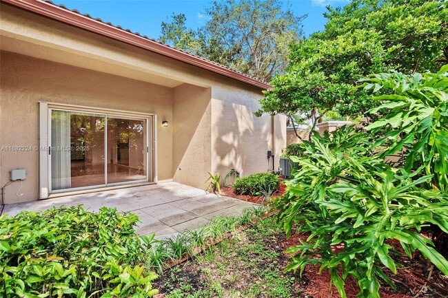 Building Photo - 16011 Emerald Cove Rd