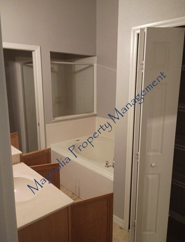 Building Photo - Highlander Estates