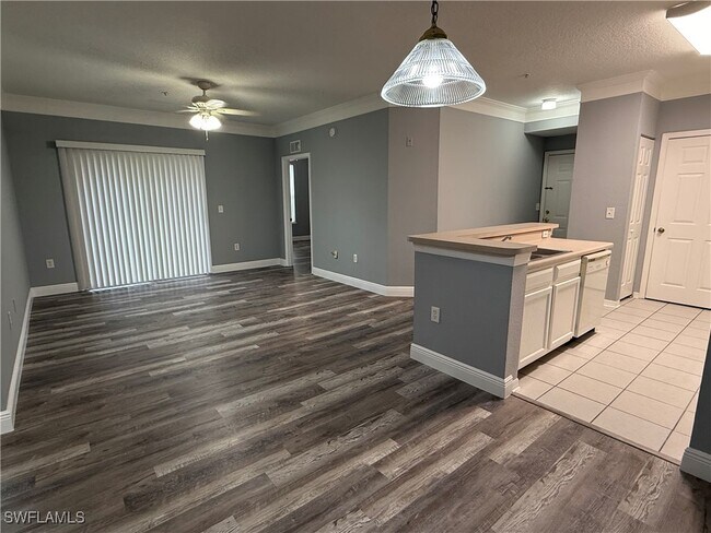 Building Photo - 11571 Villa Grand