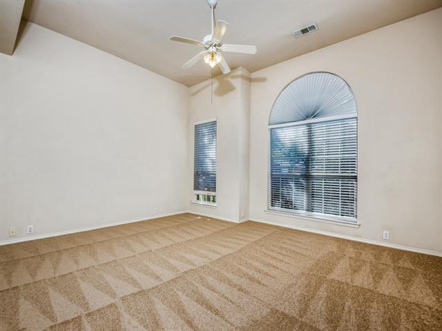 Building Photo - 2337 Ravenhurst Dr