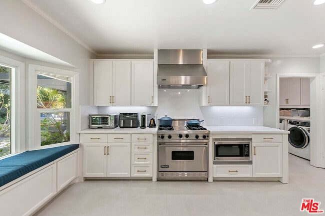 Building Photo - 3644 Goodland Ave