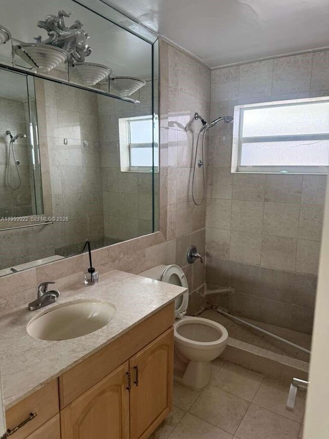 Building Photo - 6833 SW 20th Ct