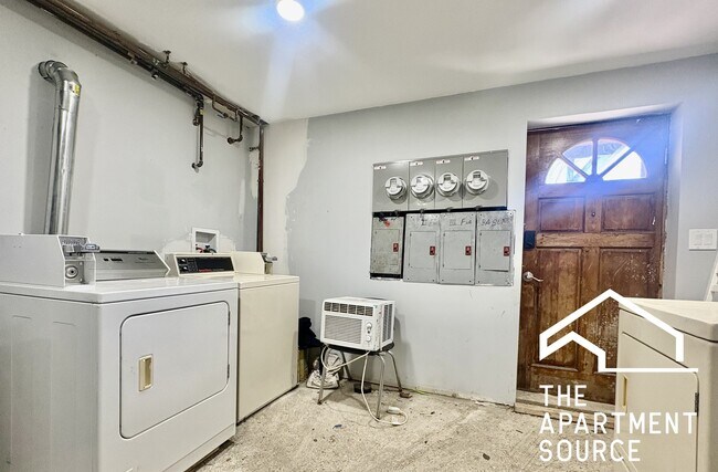 Building Photo - 3539 W Grenshaw St