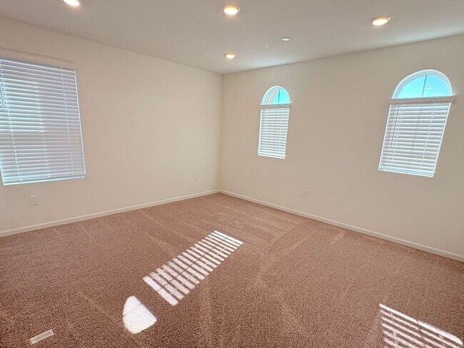 Building Photo - 2 WEEKS FREE RENT February Special - Beautiful 2 Story Home Ready To Be Home!