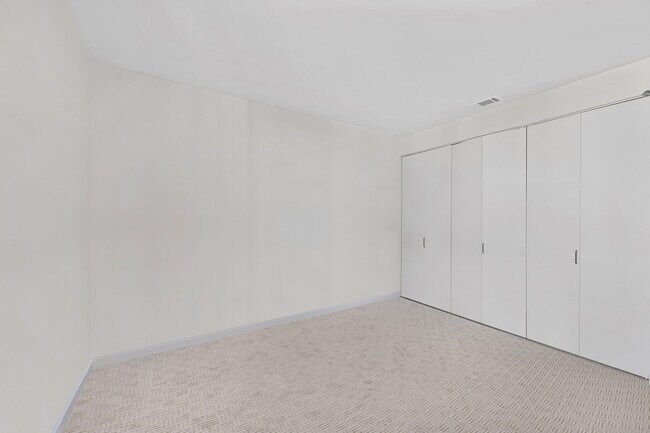 Building Photo - 2575 Peachtree Rd NE