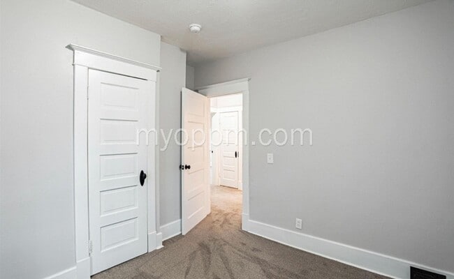 Building Photo - 1512 Binney St