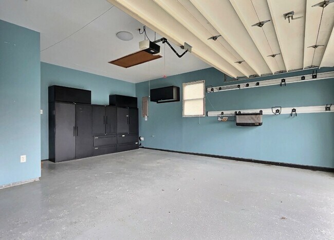 Building Photo - 46 White Oak Blvd