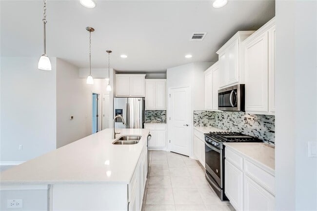Building Photo - 14400 McCoy Lp