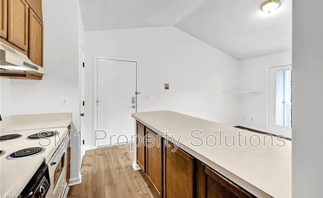 Building Photo - 2328 W Vandalia Rd