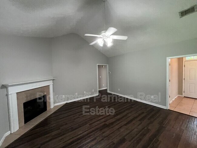 Building Photo - 8012 Rocky Creek Dr