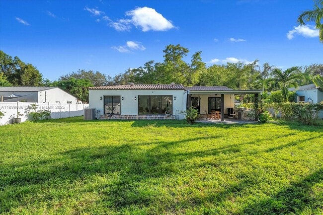 Building Photo - 125 NE 107th St