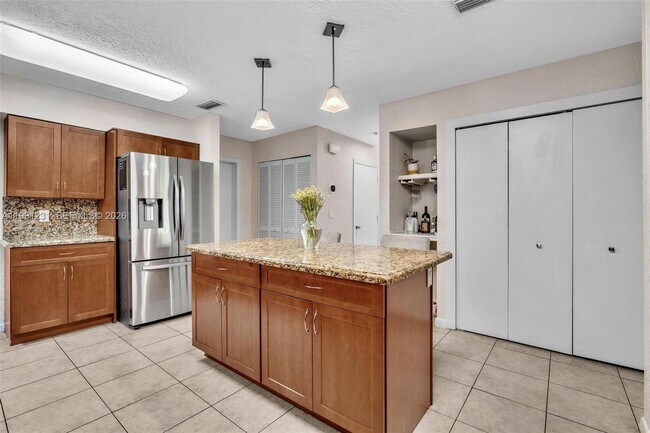 Building Photo - 1718 NW 97th Ave