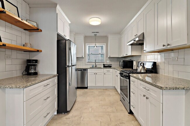 Building Photo - 1428 North Ave