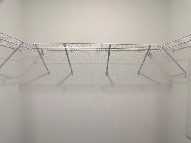 Building Photo - 697 Holly Lks Dr