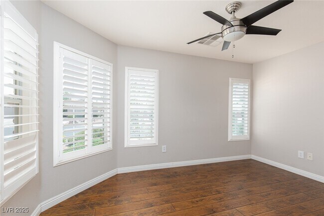 Building Photo - 6233 Double Oak St