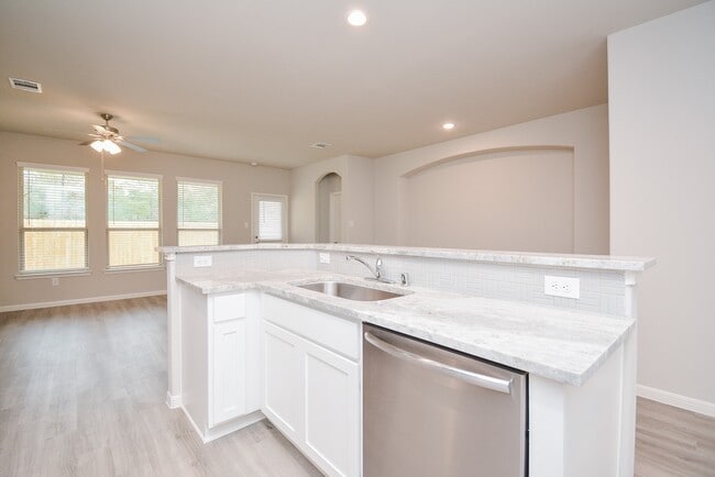 Building Photo - 27326 Grey Fox Run