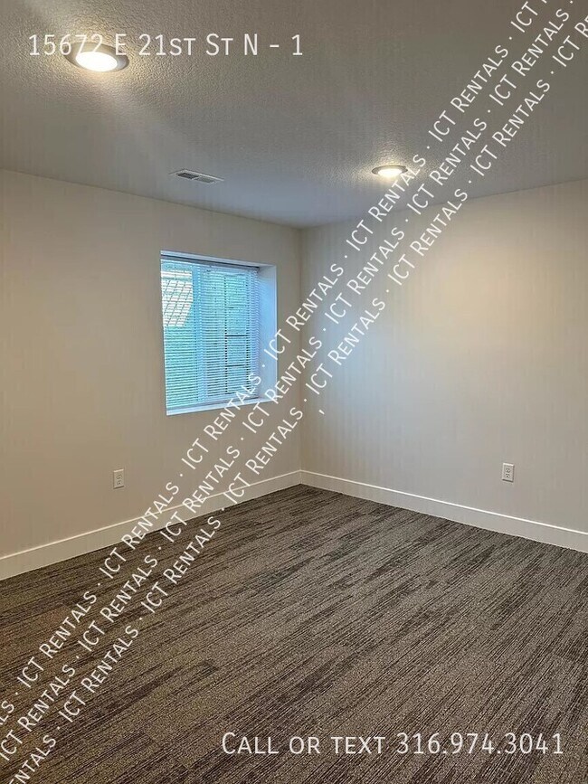 Building Photo - 15672 E 21st St N