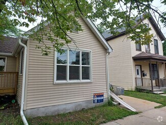 Building Photo - Check out this wonderful 1 bedroom plus de...
