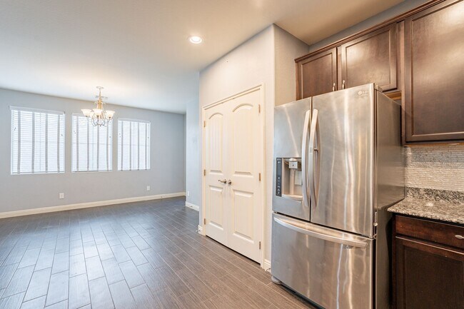 Building Photo - Verrado Living - 4 Bedrooms & 3 Baths!