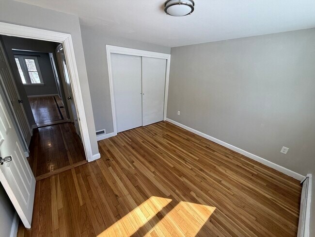 Building Photo - 252 Mechanic St