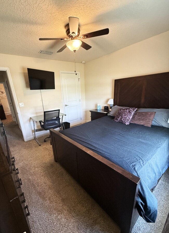 Building Photo - 2177 SE Dolphin Rd