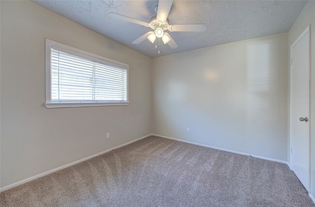Building Photo - 24119 Silversmith Ln