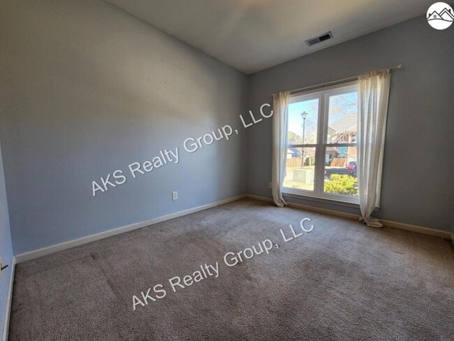 Building Photo - 104 Lantana Cir