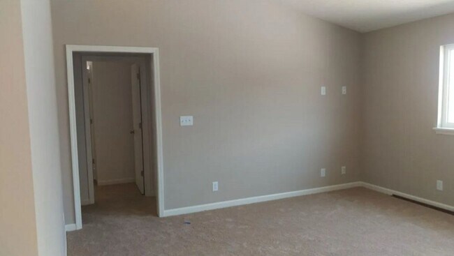 Building Photo - 2111 Rutherford Dr