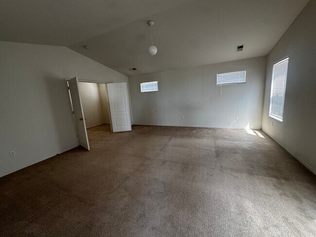 Building Photo - 3236 Crimson Rose Ln SW