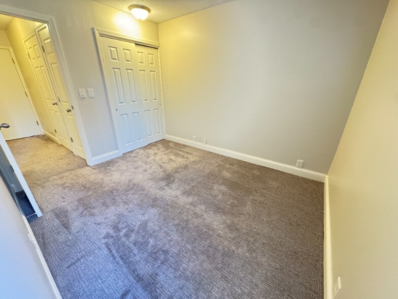 Building Photo - 1810 E St