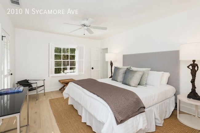 Building Photo - 2010 N Sycamore Ave