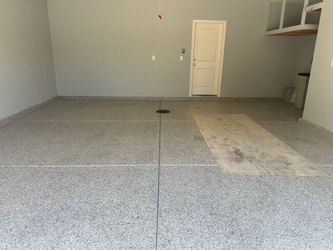 Building Photo - 2983 Duverney Ave