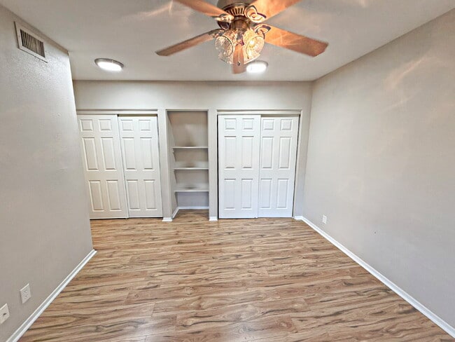 Building Photo - 8642 Fredericksburg Rd