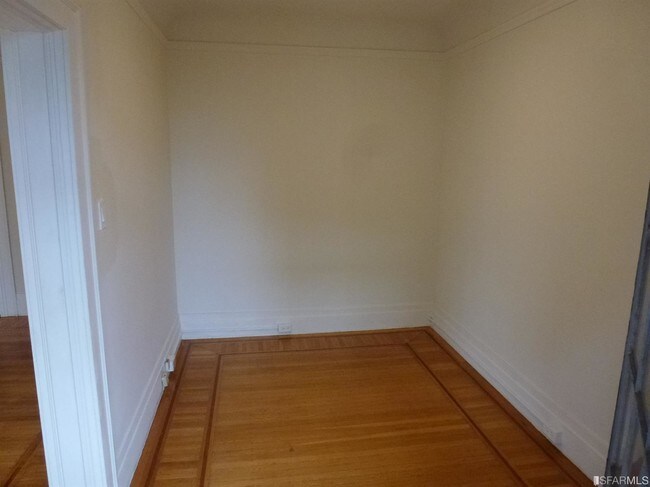 Building Photo - 1111 Jones St