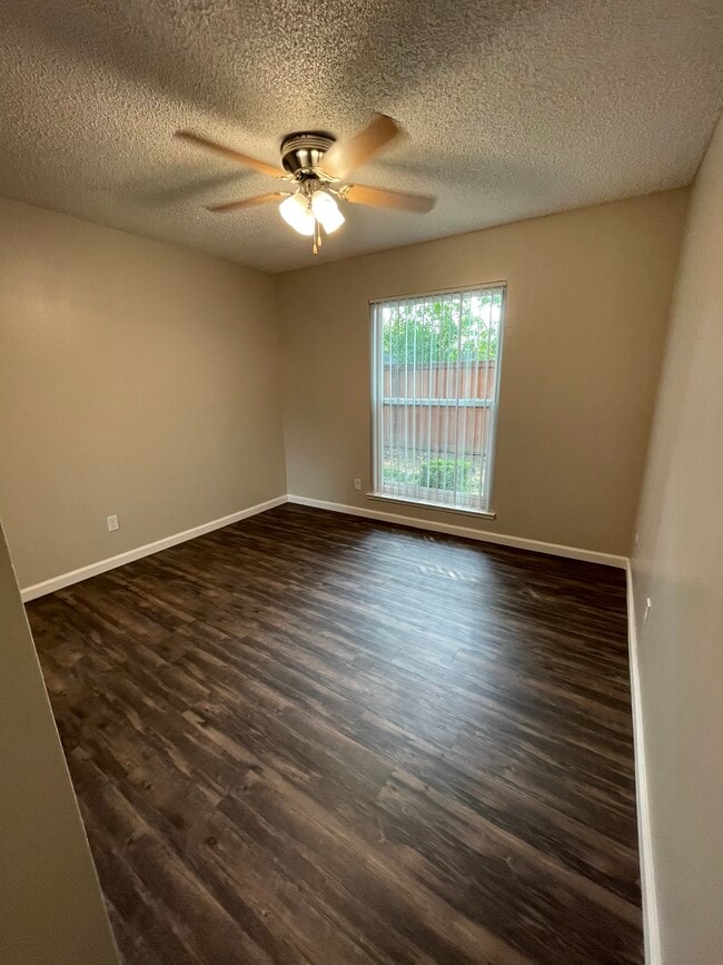 Building Photo - 5500 Foothill Garden Ct