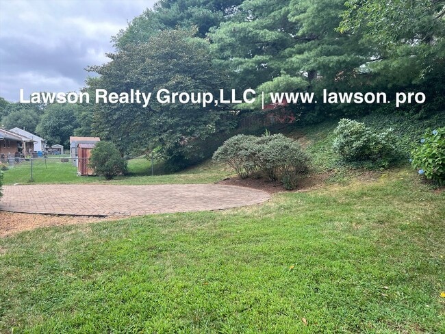 Building Photo - Charming and Clean- Hollins Three Bedroom ...